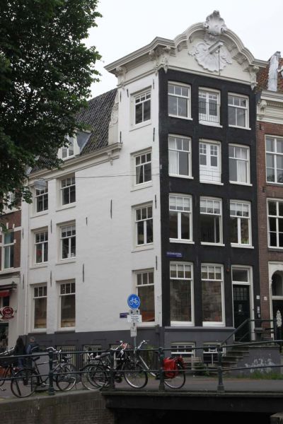 Groenburgwal 59 hoek Staalstraat (&copy; Walther Schoonenberg)
