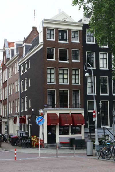 Amstel 81 (&copy; Walther Schoonenberg)