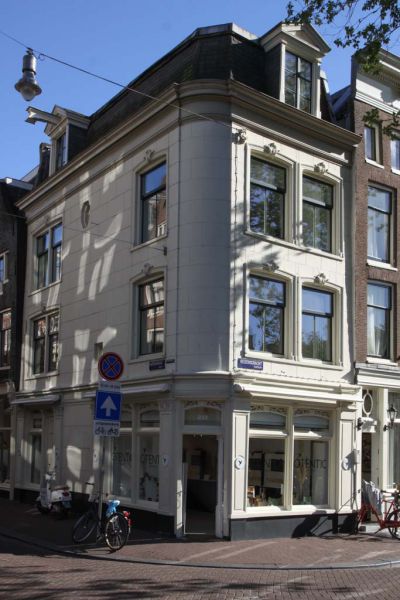 Keizersgracht 233 (&copy; Walther Schoonenberg)
