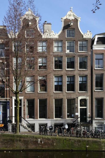 Kloveniersburgwal 41-43 (&copy; Walther Schoonenberg)