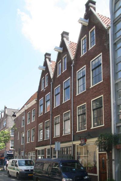 Rozenstraat 147-151 (&copy; Walther Schoonenberg)