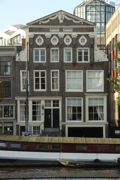 Amstel 172-174 (&copy; Walther Schoonenberg)