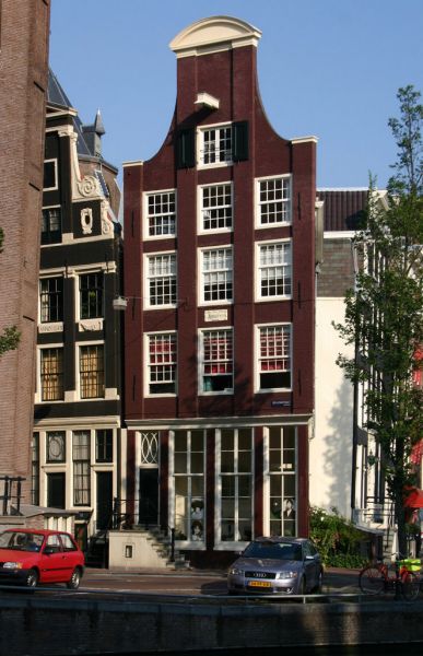 Beulingstraat 27 hoek Herengracht (&copy; Walther Schoonenberg)
