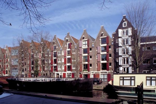 Pakhuizenrij aan de Brouwersgracht 182-196