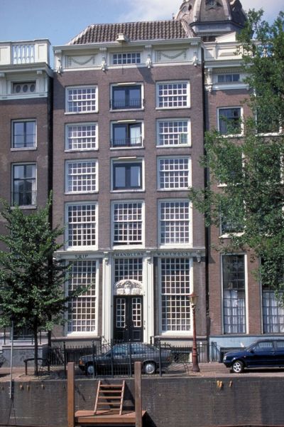 Geldersekade 8 (&copy; Walther Schoonenberg)
