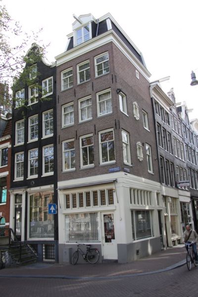 Herengracht 234. (&copy; Walther Schoonenberg)