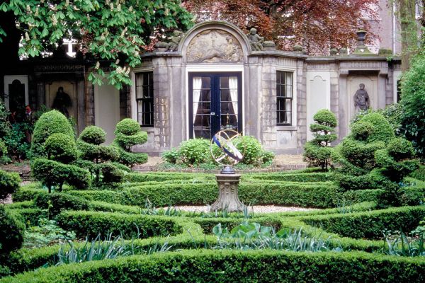 Tuinhuis (&copy; Walther Schoonenberg)