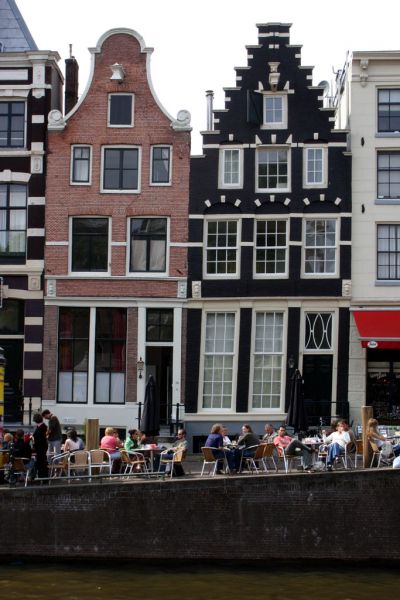 Herengracht 86 (links) en 84 (rechts) in 2006 (&copy; Walther Schoonenberg)