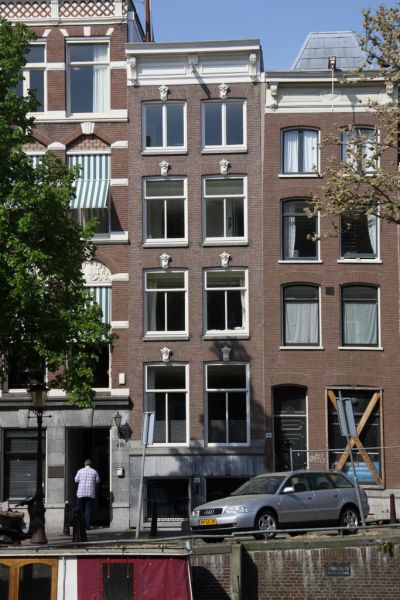 Keizersgracht 408. (&copy; Walther Schoonenberg)