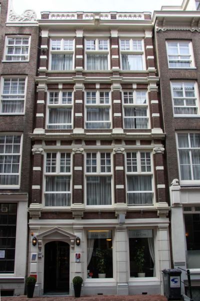 Nieuwe Doelenstraat 5. (&copy; Walther Schoonenberg)