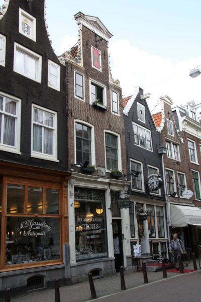 Nieuwe Spiegelstraat 64 (&copy; Walther Schoonenberg)