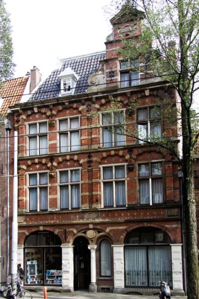 NZ Voorburgwal 371. (&copy; Walther Schoonenberg)