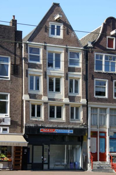 NZ Voorburgwal 86 (&copy; Walther Schoonenberg)