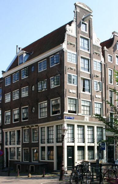 OZ Achterburgwal 201 (&copy; Walther Schoonenberg)
