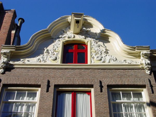 Warmoesstraat 104 (&copy; Walther Schoonenberg)