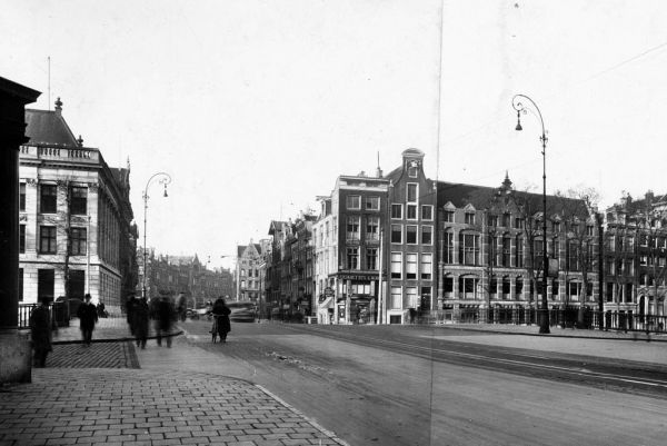 Raadhuisstraat bij het Singel. Foto Bernard F. Eilers, ca. 1929. Archief Architectenbureau Baanders