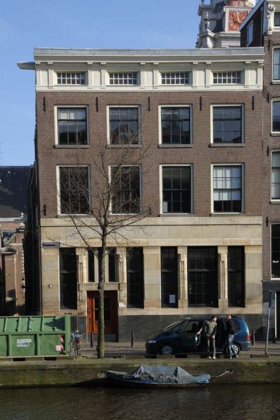Kloveniersburgwal 47 (&copy; Walther Schoonenberg)