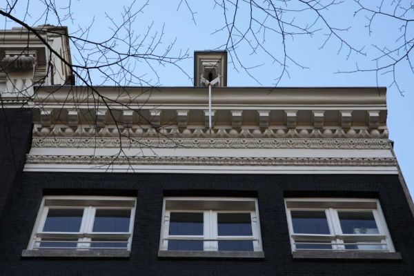 Kroonlijst in empire (&copy; Walther Schoonenberg)