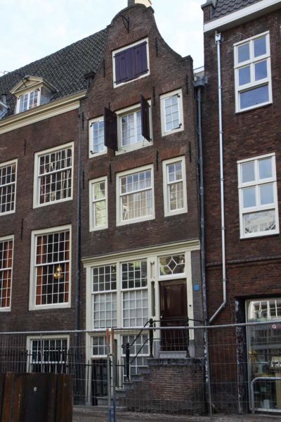 Wijdesteeg 1 (&copy; Walther Schoonenberg)