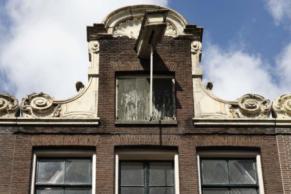 Kalverstraat 94-98 (&copy; Walther Schoonenberg)