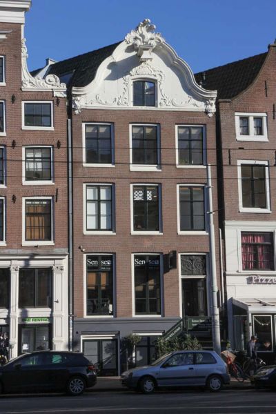 NZ Voorburgwal 103 (&copy; Walther Schoonenberg)