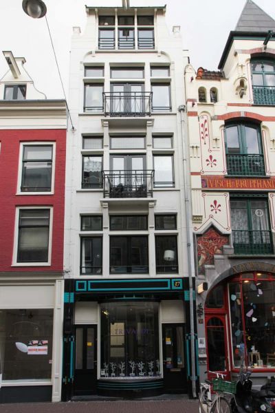 Haarlemmerdijk 37 (&copy; Walther Schoonenberg)