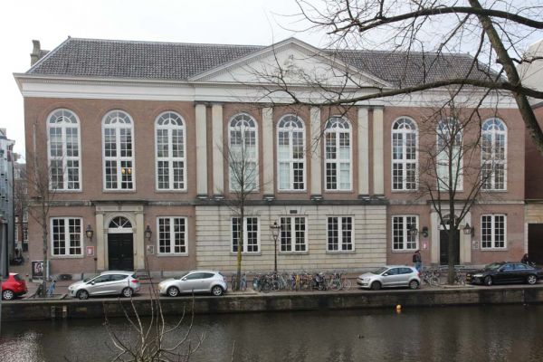 Kloveniersburgwal 50 (&copy; Walther Schoonenberg)