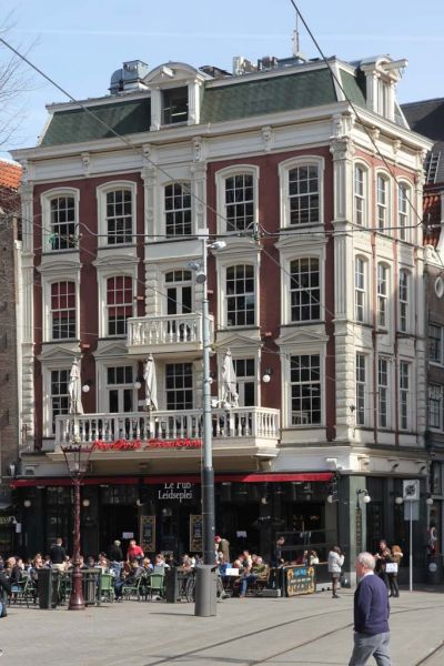 Leidseplein 2 (&copy; Walther Schoonenberg)