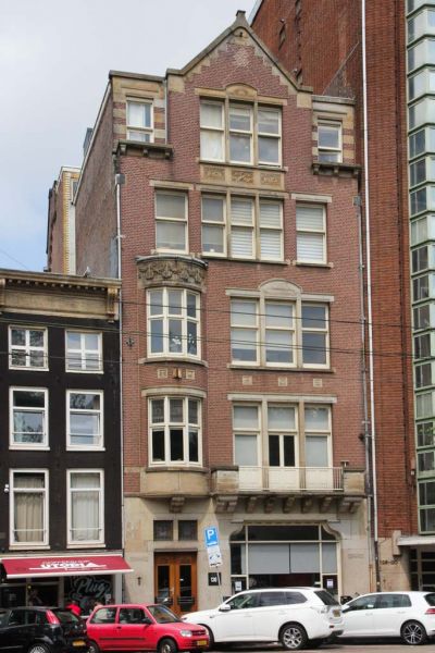 NZ Voorburgwal 130 (&copy; Walther Schoonenberg)
