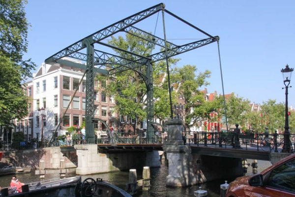 Brug 146 / Oranjebrug, Brouwersgracht (&copy; Walther Schoonenberg)
