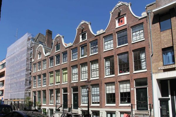 Nieuwe Kerkstraat 119-125 (&copy; Walther Schoonenberg)