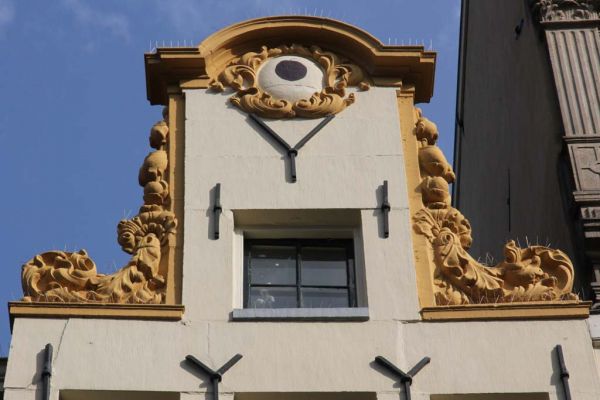 Kalverstraat 154 (&copy; Walther Schoonenberg)