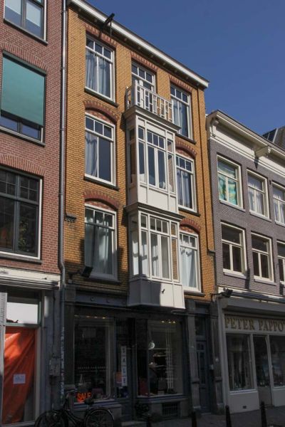 Nieuwe Spiegelstraat 32 (&copy; Walther Schoonenberg)