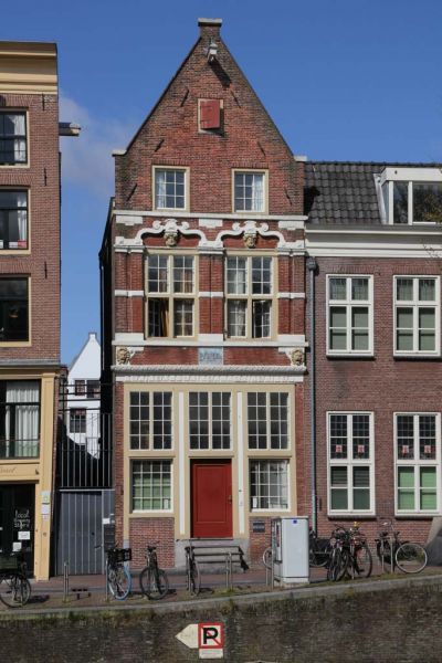 OZ Voorburgwal 22 (oud adres) (&copy; Walther Schoonenberg)