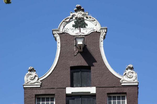 OZ Voorburgwal 42 (&copy; Walther Schoonenberg)