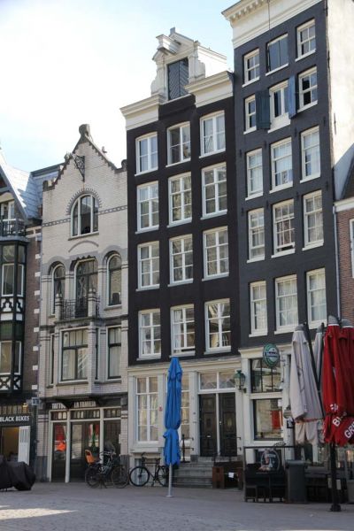 Oudekerksplein 58 (&copy; Walther Schoonenberg)