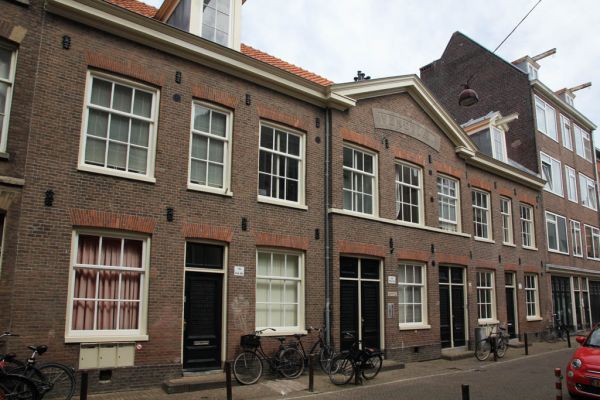 Hofje Venetiae, Elandsstraat 102-150 (&copy; Walther Schoonenberg)