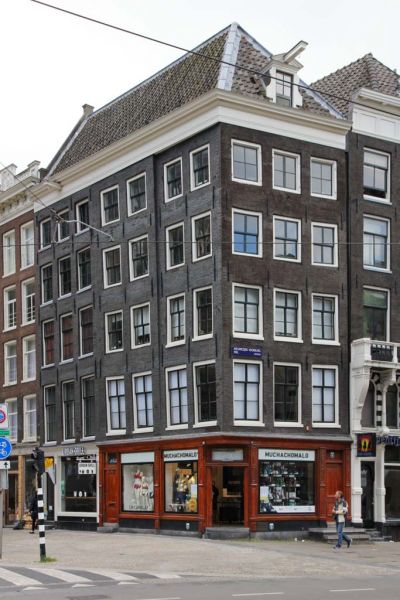 NZ Voorburgwal 149 (&copy; Walther Schoonenberg)