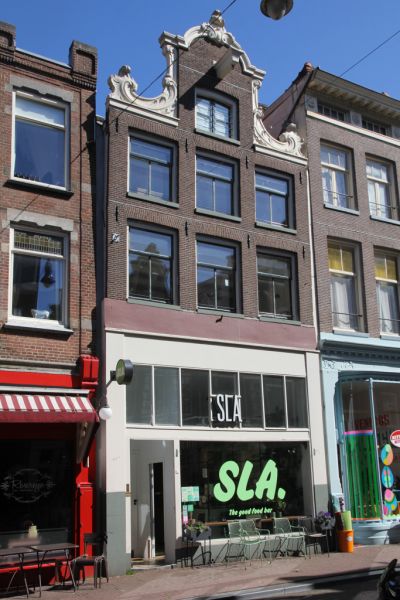 Haarlemmerdijk 50 (&copy; Walther Schoonenberg)