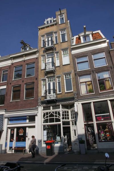 Haarlemmerdijk 128 (&copy; Walther Schoonenberg)