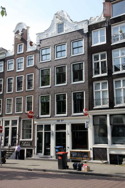 Kadijksplein 16 (&copy; Walther Schoonenberg)
