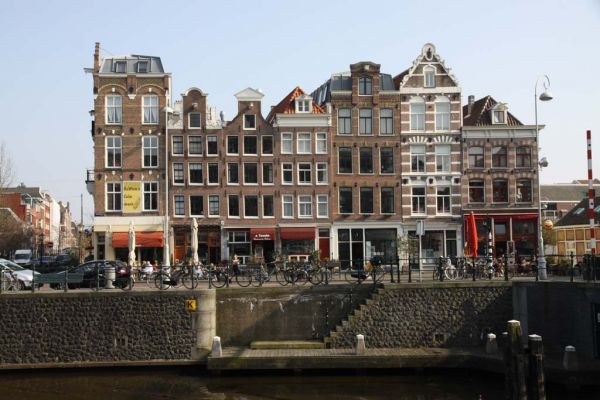 Kadijksplein (&copy; Walther Schoonenberg)