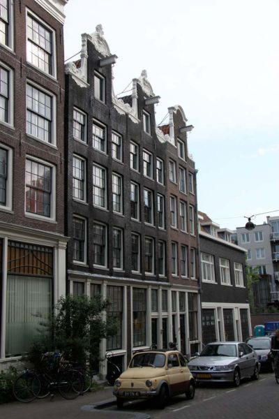 Tussen Kadijken 12, 10 en 8 (&copy; Walther Schoonenberg)