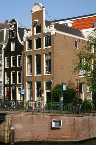 Leidsegracht 63 (&copy; Walther Schoonenberg)