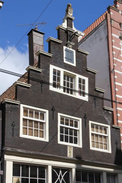 Utrechtsestraat 141 (&copy; Walther Schoonenberg)