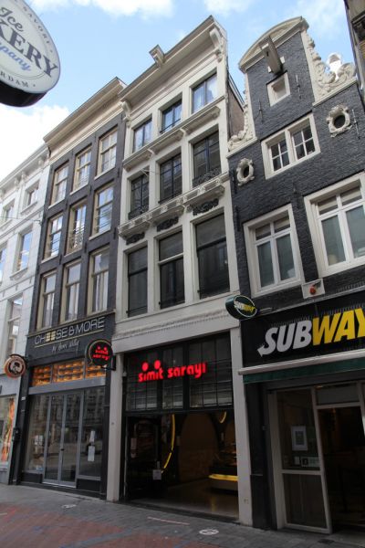 Nieuwendijk 224 (&copy; Walther Schoonenberg)