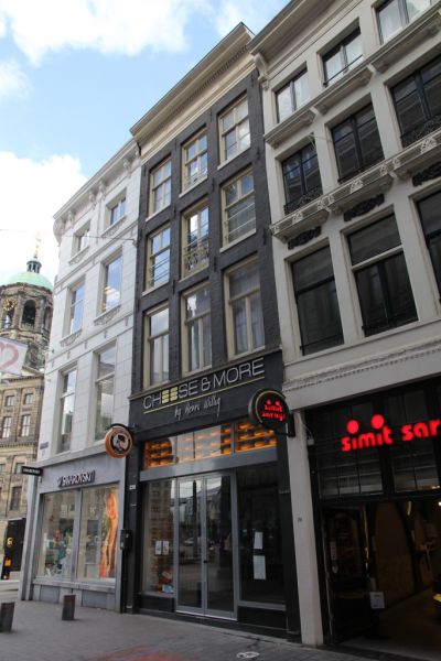 Nieuwendijk 226 (&copy; Walther Schoonenberg)