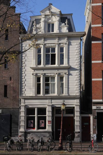 OZ Voorburgwal 304 (&copy; Walther Schoonenberg)