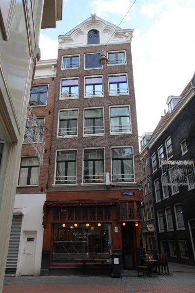 Nieuwendijk 129 (&copy; Walther Schoonenberg)