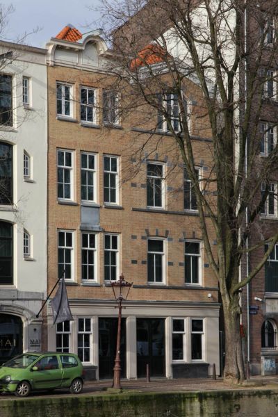 Geldersekade 24-26 (&copy; Walther Schoonenberg)